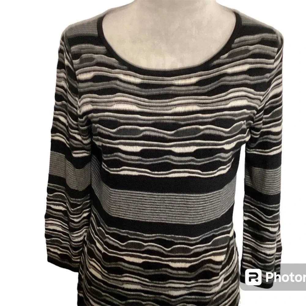 Saks Fifth Dress Sweater Classic Professional Office Luxury 3D Knit Womens SZ M - Picture 2 of 9